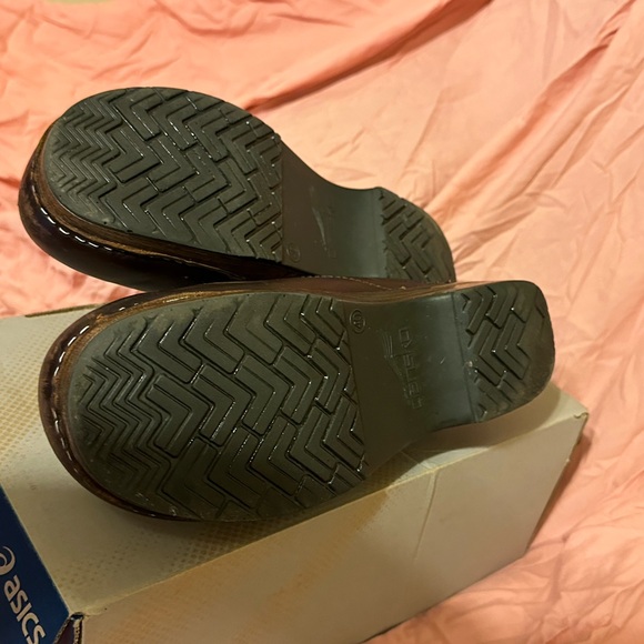 Brown Dansko Clogs - Picture 6 of 6